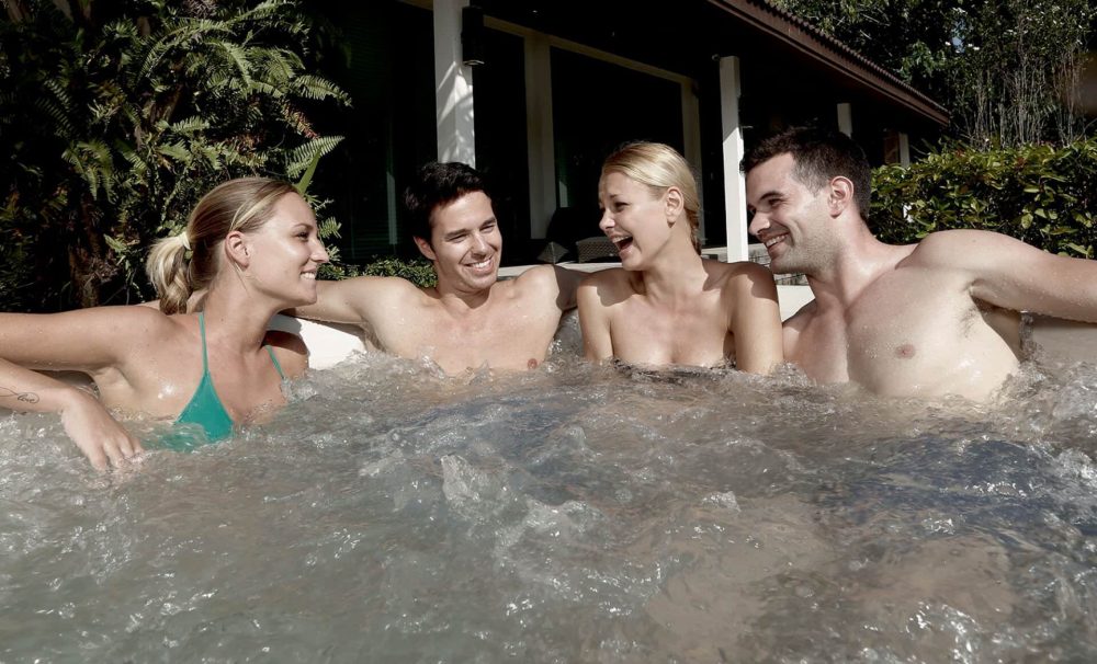 Bestway Lay-Z-Spa Palm Springs Air Jet 4-6 Person Inflatable Hot Tub - Image 2